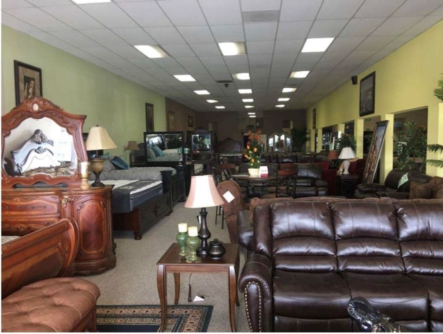 NNN Leased Retail Building - Ideal Furniture Gallery: 116 W 6th St, Hanford, CA 93230
